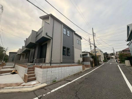 東京都八王子市富士見町の新築一戸建ての現地外観写真