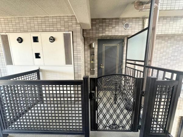 東京都八王子市横山町の中古マンションの玄関