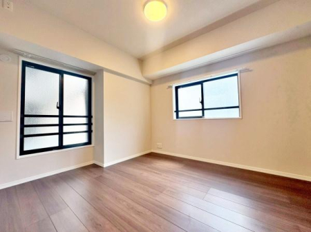 東京都八王子市横山町の中古マンションの洋室